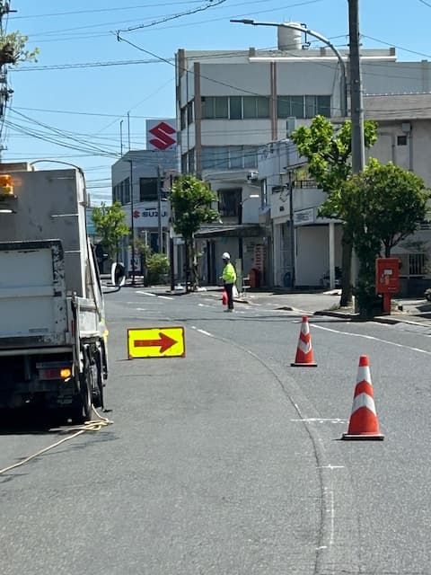片側交互通行による誘導業務