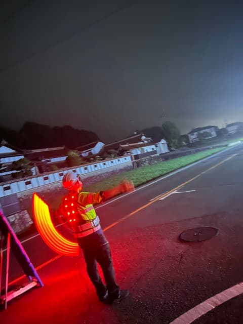 道路工事現場の警備風景